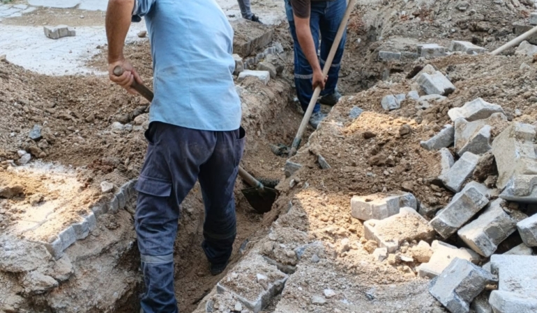 ÖZVERİYLE ÇALIŞIYORLAR