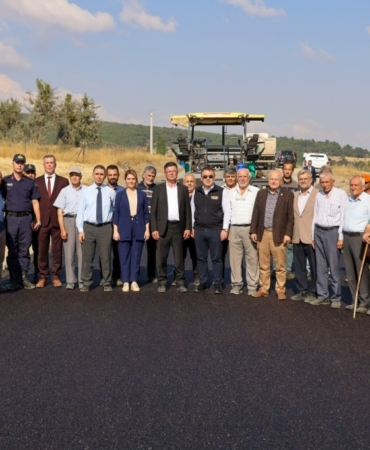 11haber-425741-bilecik-te-sicak-asfalt-calismasi-0.jpg