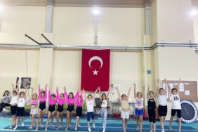 11haber-896273-bilecikli-minik-jimnastikciler-goz-doldurdu-0.jpg