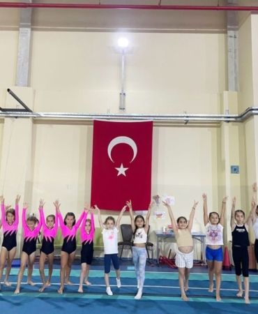 11haber-896273-bilecikli-minik-jimnastikciler-goz-doldurdu-0.jpg