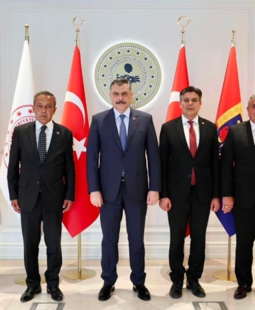 11haber-9107621-baskanlar-dan-bakan-ciftci-ye-ziyaret-0.jpg
