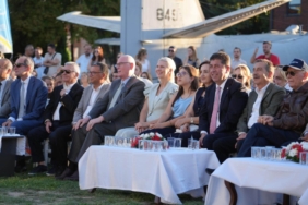 11haber-173766-bu-yilin-temasi-ataturk-ve-cocuk-0.jpg