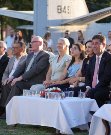 11haber-173766-bu-yilin-temasi-ataturk-ve-cocuk-0.jpg