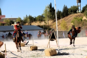 11haber-2103847-heyecan-dolu-gosteriler-2.jpg