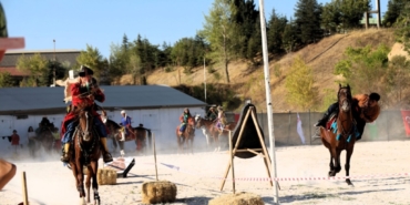 11haber-2103847-heyecan-dolu-gosteriler-2.jpg