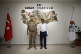 11haber-21071099-albay-ovet-ten-baskan-durgut-a-ziyaret-0.jpg