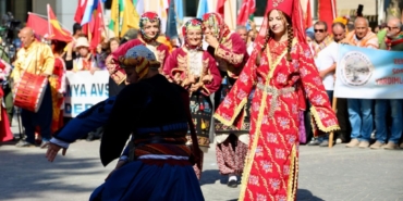 11haber-2141099-yorukler-sahnede-0.jpg