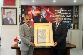 11haber-241836-rektor-hoca-dan-baskan-ozden-e-ziyaret-0.jpg