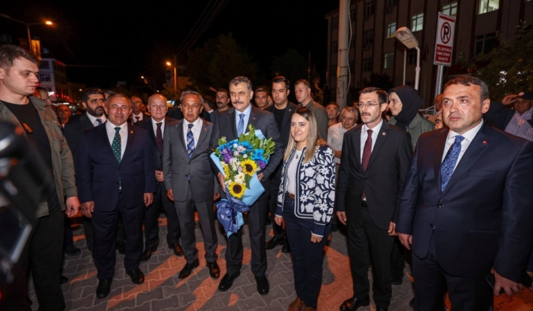 11haber-41110210-bakan-ciftci-ilk-goz-agrim-dedigi-yenipazar-da-0.jpg
