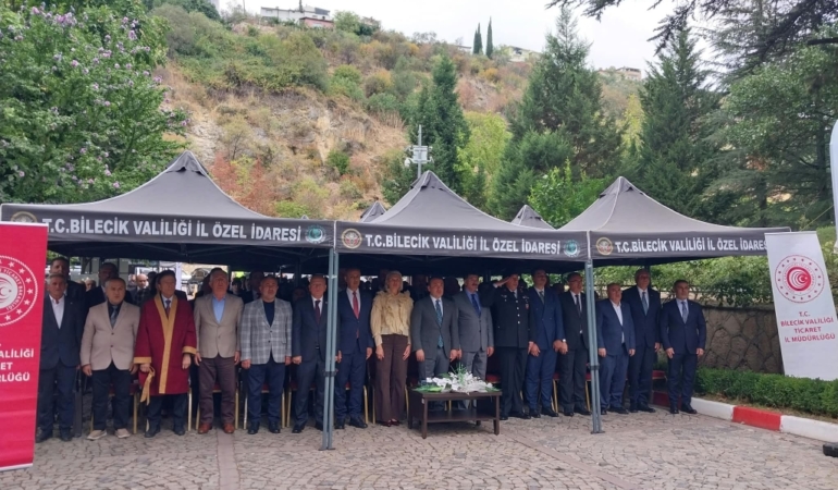 11haber-5481015-bilecik-te-pabuc-dama-atildi-0.jpg