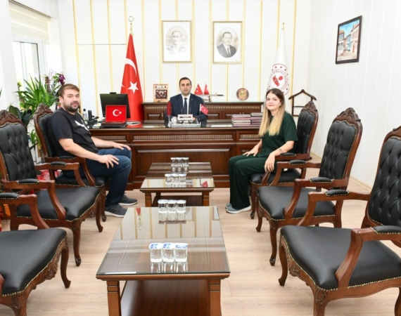 11haber-81011089-cinar-eczanesinden-kaymakam-yilmaz-a-ziyaret-0.jpg