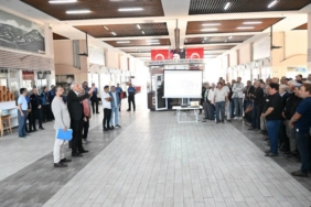 11haber-849812-bakkalcioglu-pazarci-esnafiyla-bulustu-1.jpg