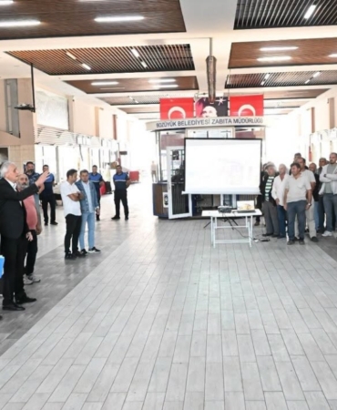 11haber-849812-bakkalcioglu-pazarci-esnafiyla-bulustu-1.jpg