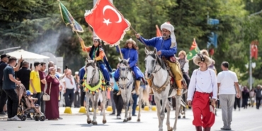 11haber-9112103-yorukler-sogut-te-toplaniyor-0.jpg