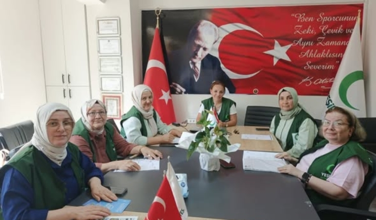 YEŞİLAY KADIN KOMİSYONU TOPLANDI