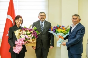 11haber-10651072-bseu-de-dekanlik-devir-teslim-toreni-gerceklestirildi-0.jpg