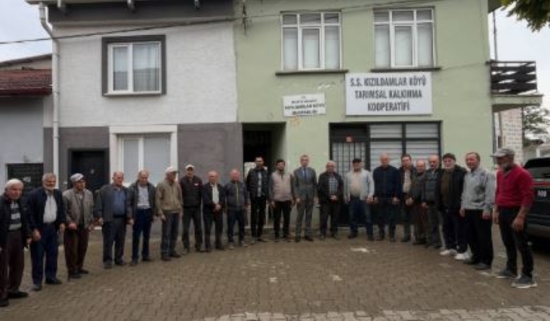 11haber-1088278-mudur-ayvalik-ureticilerle-bir-araya-geldi-0.jpg