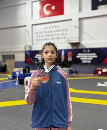 11haber-299738-bilecikli-elcin-in-milli-heyecani-0.jpg