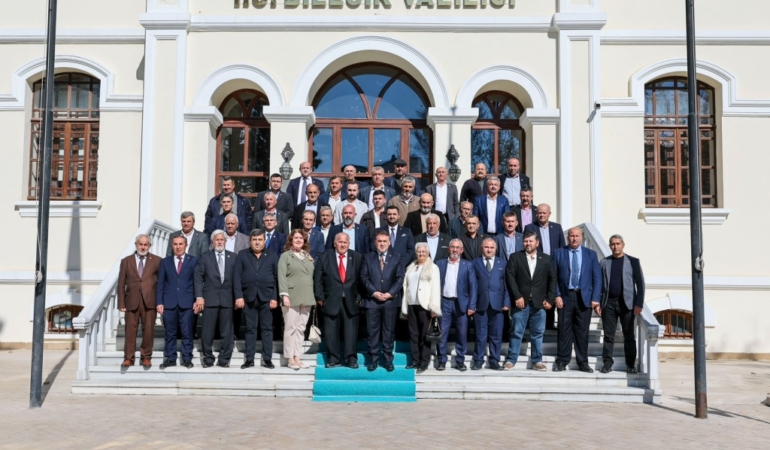 11haber-437311-vali-sozer-muhtarlari-kabul-etti-0.jpg