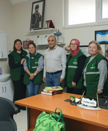 11haber-4921065-yesilay-dan-dr-dagli-ya-ziyaret-0.jpg