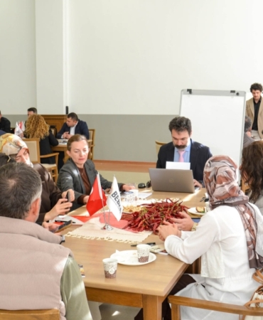11haber-558679-bseu-de-cukuroren-biberi-analiz-calistayi-gerceklestirildi-0.jpg