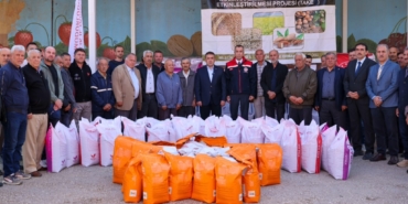 11haber-61063105-bilecik-li-ureticilere-tohum-destegi-1.jpg