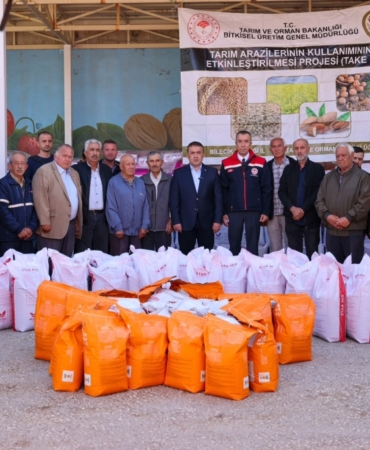 11haber-61063105-bilecik-li-ureticilere-tohum-destegi-1.jpg