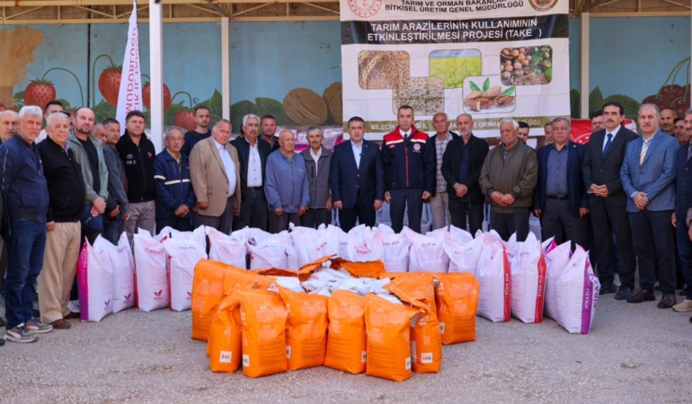11haber-61063105-bilecik-li-ureticilere-tohum-destegi-1.jpg