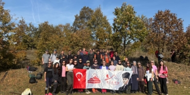 11haber-852387-cumhuriyet-icin-17-km-yuruduler-0.jpg